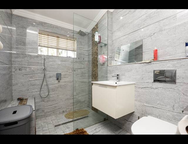 3 BEDROOM APARTMENT FOR SALE IN ESSENWOOD